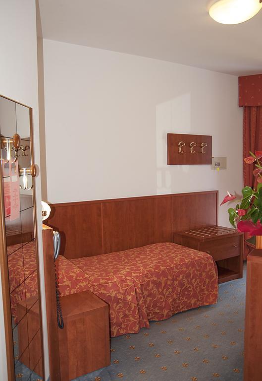 Hotel Garden ลีโมเนซุลการ์ดา ห้อง รูปภาพ
